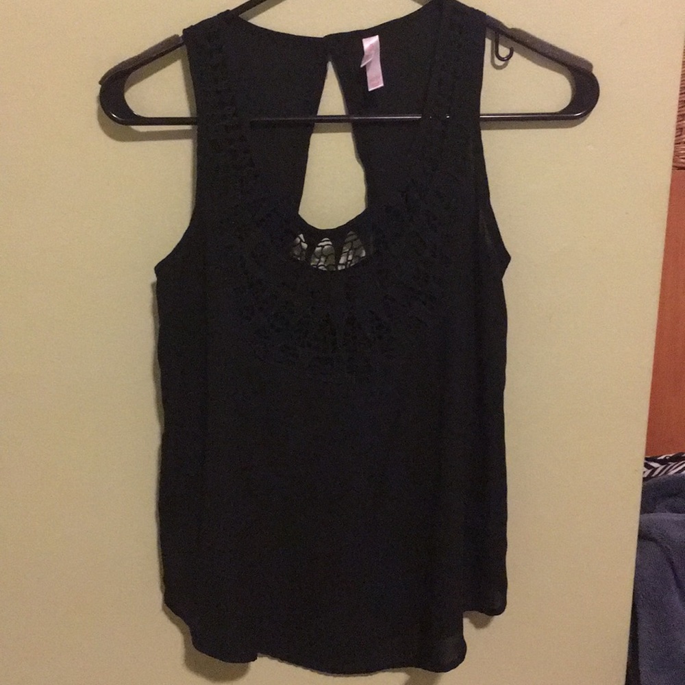 Black w/ crochet lace neck tank top & cut out back
